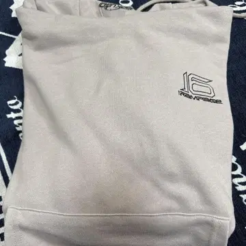 람페 후드티