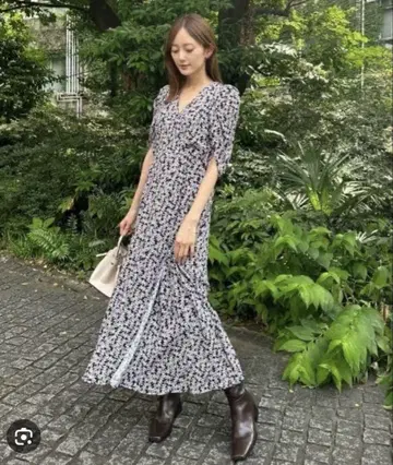 FRAY I.D 프레이 아이디 캐시미어 플라워 원피스 BLK