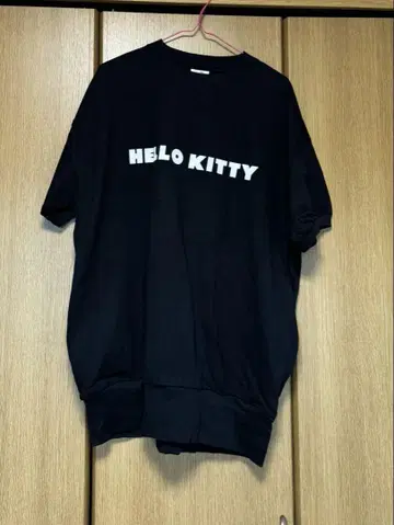 LOWRYSFARM [HELLO KITTY) BIG TEE