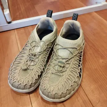 킨 KEEN 유니크