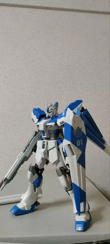 1/100 스케일 Hi 뉴 건담