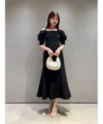 [ SNIDEL ] 오프숄더 캐미 머메이드 원피스 S 사이즈 0