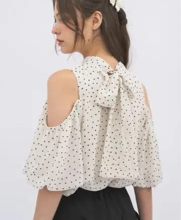 idem 이뎀 open shoulder ribbon blouse