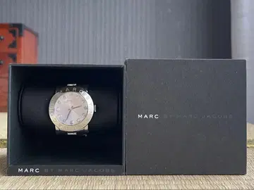 MARK JACOBS 마크제이콥스 손목시계 새상품급 박스 포함