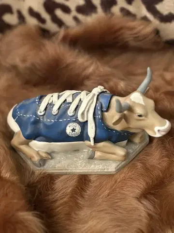 2000 Cow Parade Mooshoe Cow 신발을 신은 소 피규어