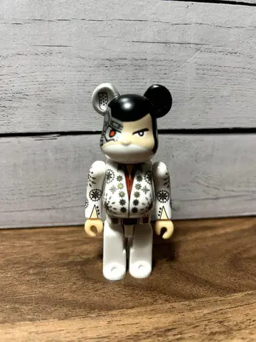 베어브릭 MECHA ELVIS 33