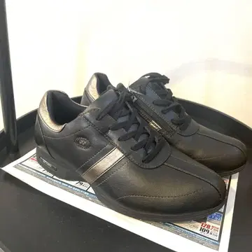 [미사용] YONEX 요넥스 워킹화 23.0