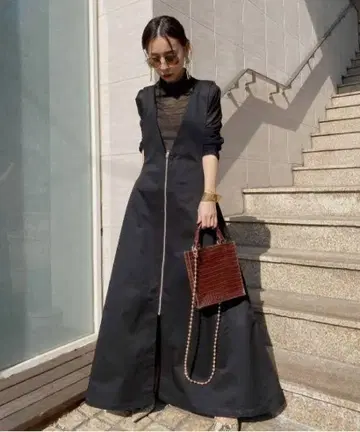 AMERI x UNIVERSAL 오버롤 스커트