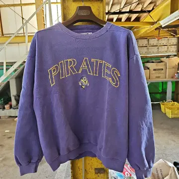 PIRATES 로고 트레이닝복 L 사이즈 보라색 USA 제작