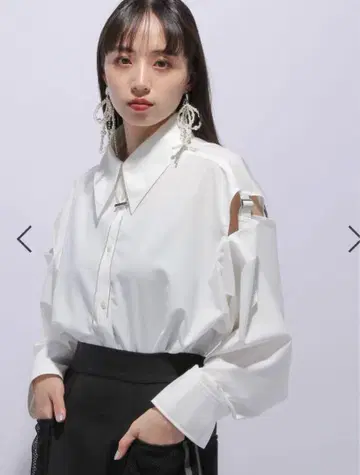 HARE 벨트 컷아웃 셔츠