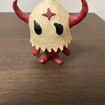 괴수 피규어 크림색 빨간색 약 10cm