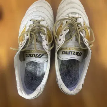 MIZUNO MORELIA 2 japan