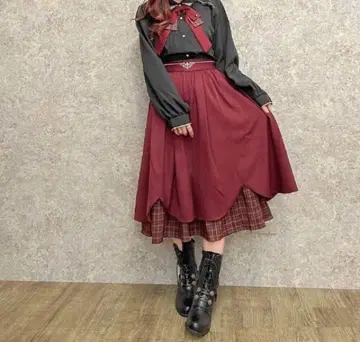 [새상품급] 엑시즈팜 밑단 절개 턱 스커트 플레어