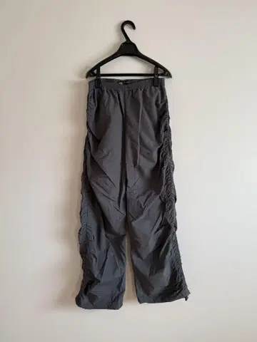 zara 개더 나일론 팬츠