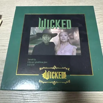 3COINS 위키드 티셔츠 WICKED 쓰리코인 쓰리코