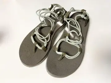미사용 새상품 TEVA 보야 인피니티 샌들 씨 x 번트 올리브 23cm