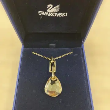 스와로브스키 목걸이 골드 계열 박스 포함