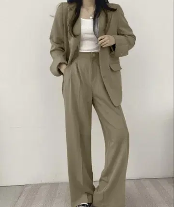 베이지 수트 셋업