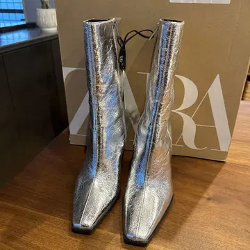ZARA 자라 메탈릭 실버 숏부츠 38 실버 부츠
