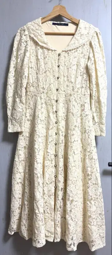 안 어나더 앙제러스 빅 칼라 프론트 오픈 전체 레이스 원피스 아이보리