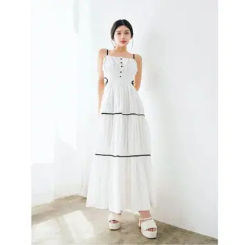 Darich 다리치 백 오픈 캐미 플레어 롱 원피스 화이트