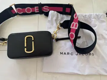 MARC JACOBS 스마트폰 숄더백