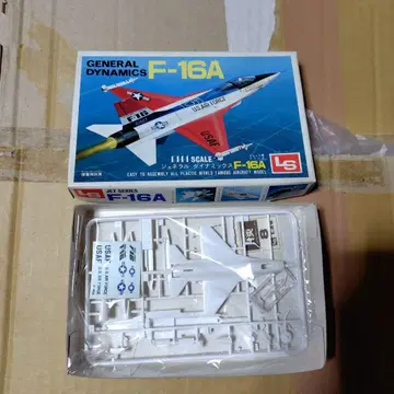 제너럴 다이내믹스 F-16 A 1/144 스케일 프라모델