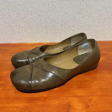 SAYA 23.5cm 슬립온 카키 펌프스