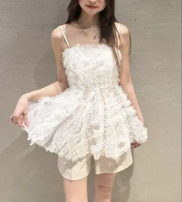 SNIDEL 튤 자수 페플럼 TOPS