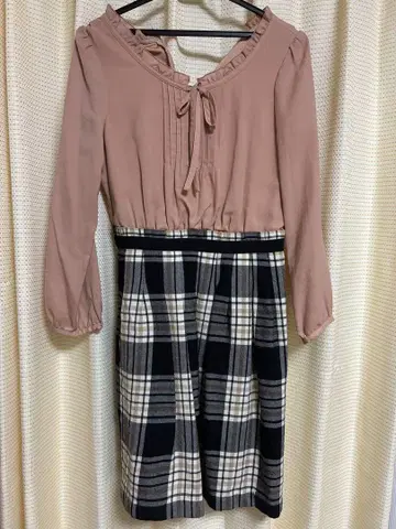 에프데 핑크 체크 무늬 긴팔 원피스