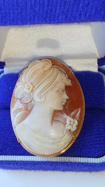 쉘 카메오 CAMEO 브로치 2WAY 빈티지 새상품급 카메오 입니다.