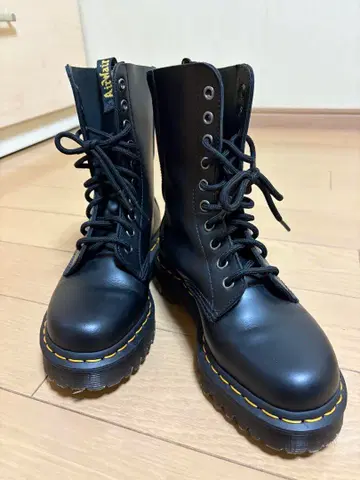 Dr. Martens 닥터마틴 1490 10홀 22.5 cm
