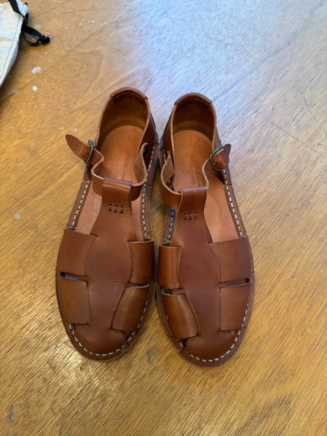 steve Mono Tan Calfskin [250]