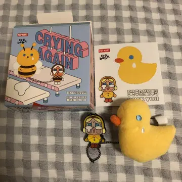 POPMART crybaby Crying Again 인형 배지