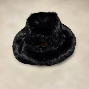 M.Y.O.B 블랙 퍼풍 플랩 햇