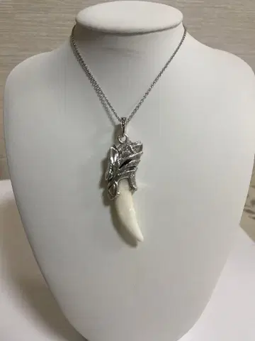 코요테 이빨 목걸이 키링 새상품 무료배송