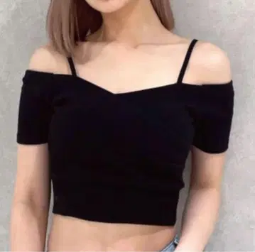 GYDA 하프 슬리브 카슈쿨 오프숄더 숏 상의