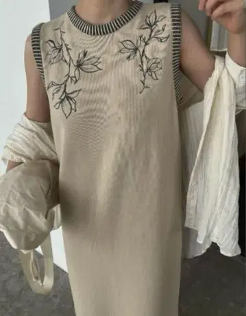 embroidery flower no sleeve knit OP