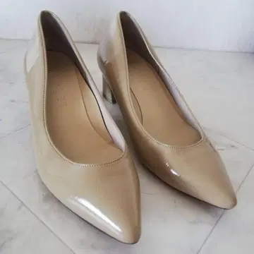 LE TALON 르탈론 에나멜 펌프스 22.5cm