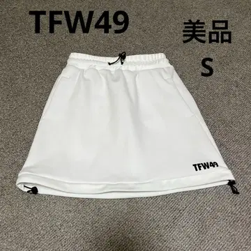 주말 한정판 새상품급 TFW49 골프 스커트 로고 화이트 S
