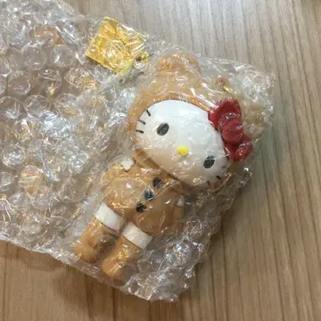 헬로키티 전시회 시크릿 마스코트 참 A 곰 수트