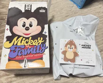 POPMART 미키 패밀리 칩 정품
