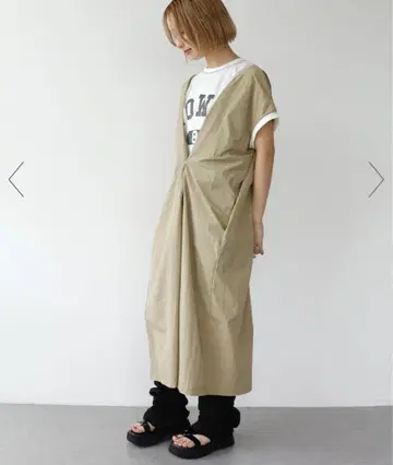 [ &ON ] [ 정가보다 60% OFF ] 절개 리메이크풍 로고 원피스
