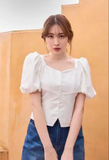 Her lip to Bloom Panel Top white