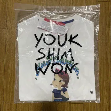 [미사용 새상품] YOUK 육심원 티셔츠 화이트 프리 사이즈