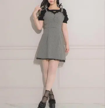 pium 펄 스트랩 프릴 캐미 원피스