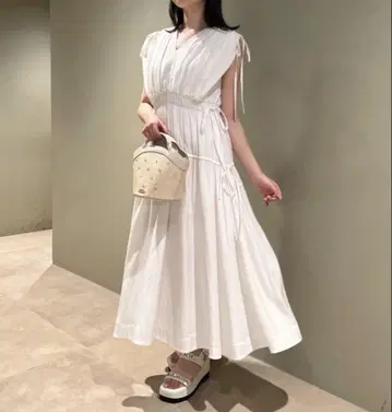 CELFORD 카슈쿨 리본 슬리브리스 원피스 38 사이즈