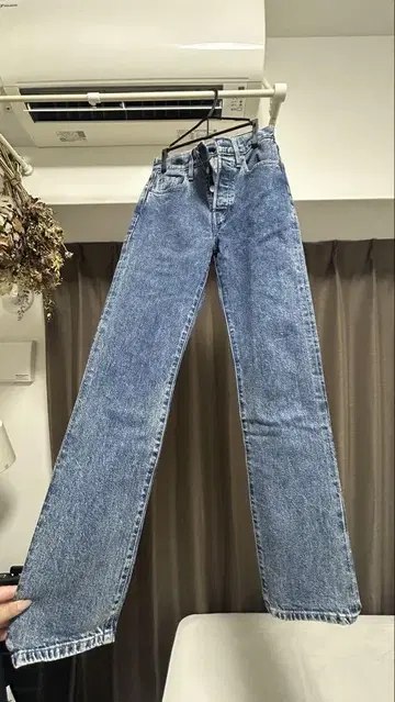LEVI'S 라이트 블루 스트레이트 데님