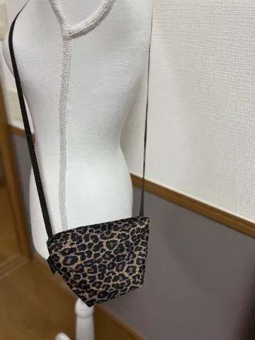 컨디션 최상 에르베샤펠리에 1927F XS 레오파드 팬서