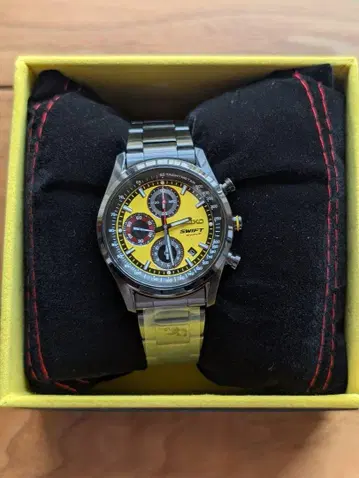 SUZUKI SWIFT SPORT x SEIKO 콜라보 크로노그래프 워치